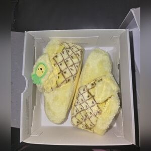 UGG Pineapple Plush Slippers - Yellow